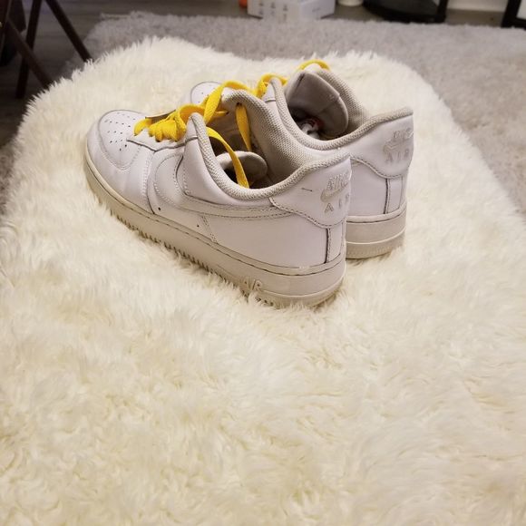 Nike AF1 Air Force One 8.5 - Picture 9 of 11